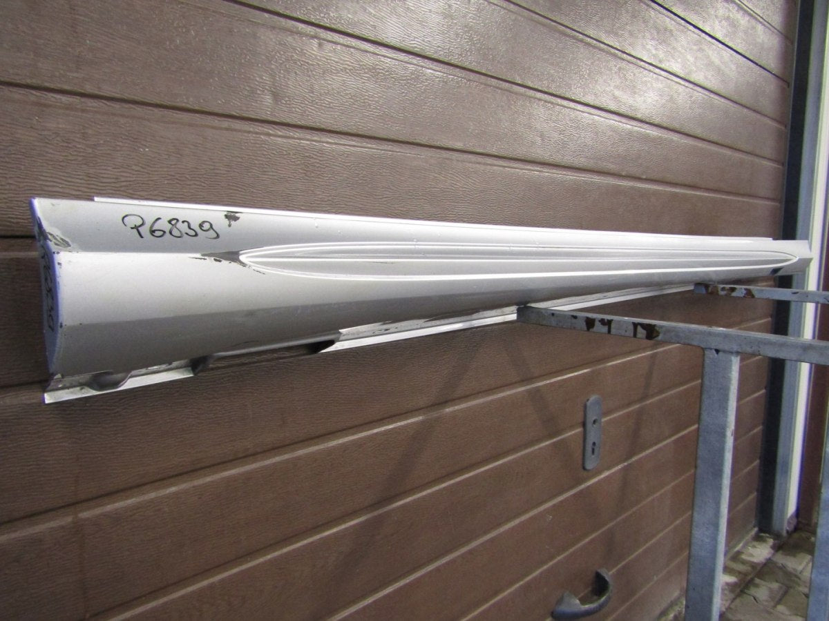 Lajsna praga desna Mercedes E 212 AMG Lift 12-15