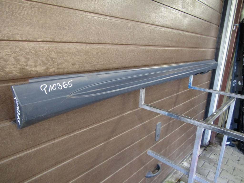 Lajsna praga desna Mercedes E 212 AMG Lift 12-