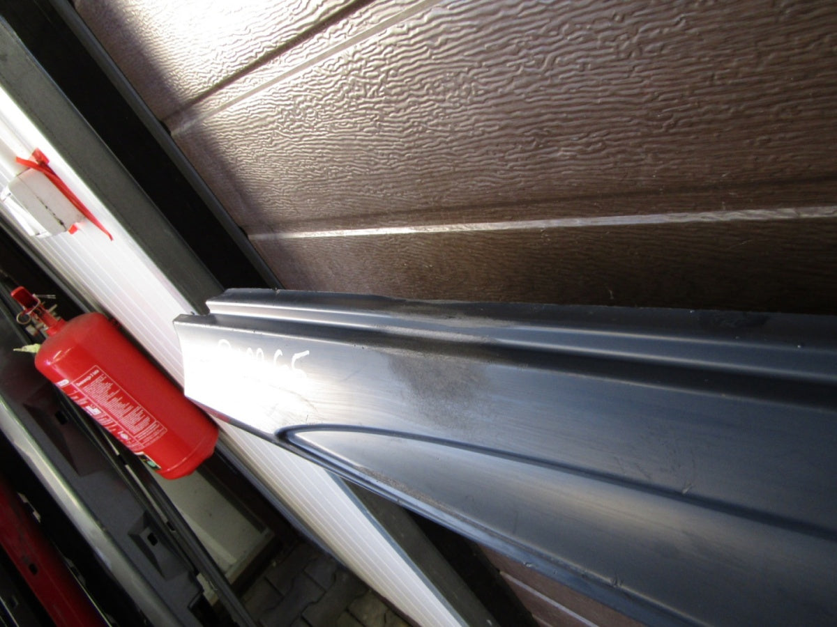 Lajsna praga desna Mercedes E 212 AMG Lift 12-