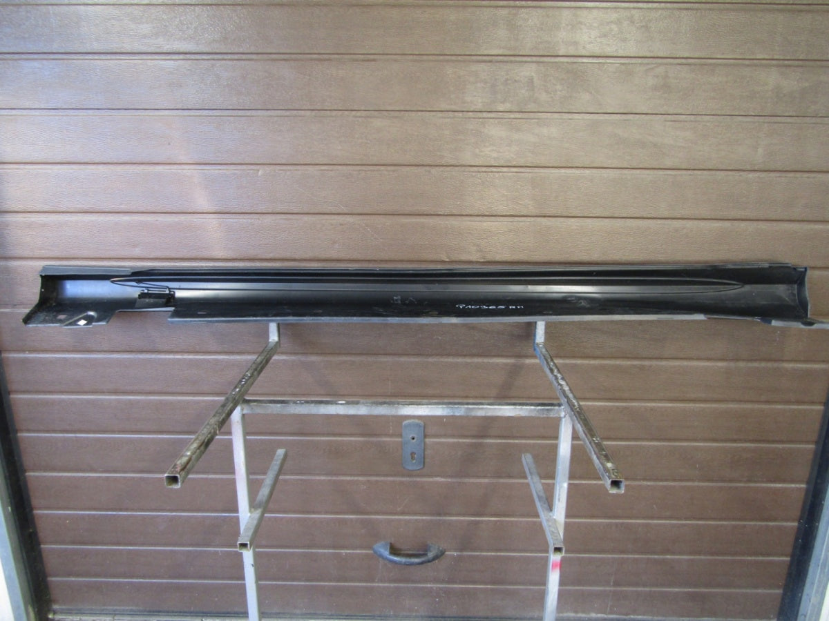 Lajsna praga desna Mercedes E 212 AMG Lift 12-