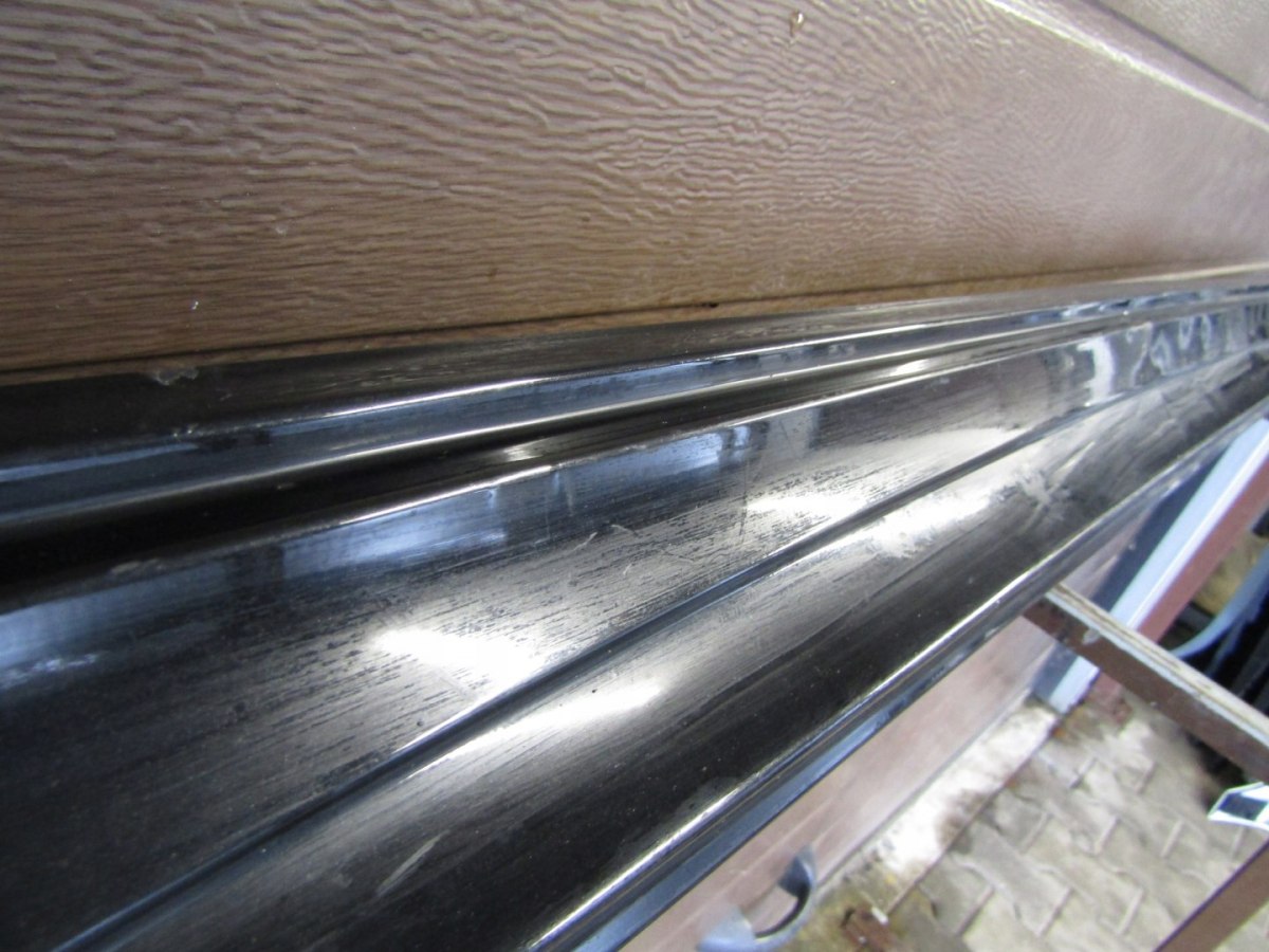 Lajsna praga desna Mercedes E 212 AMG Lift 12-