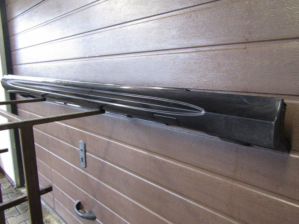 Lajsna praga desna Mercedes E 212 AMG Lift 12-