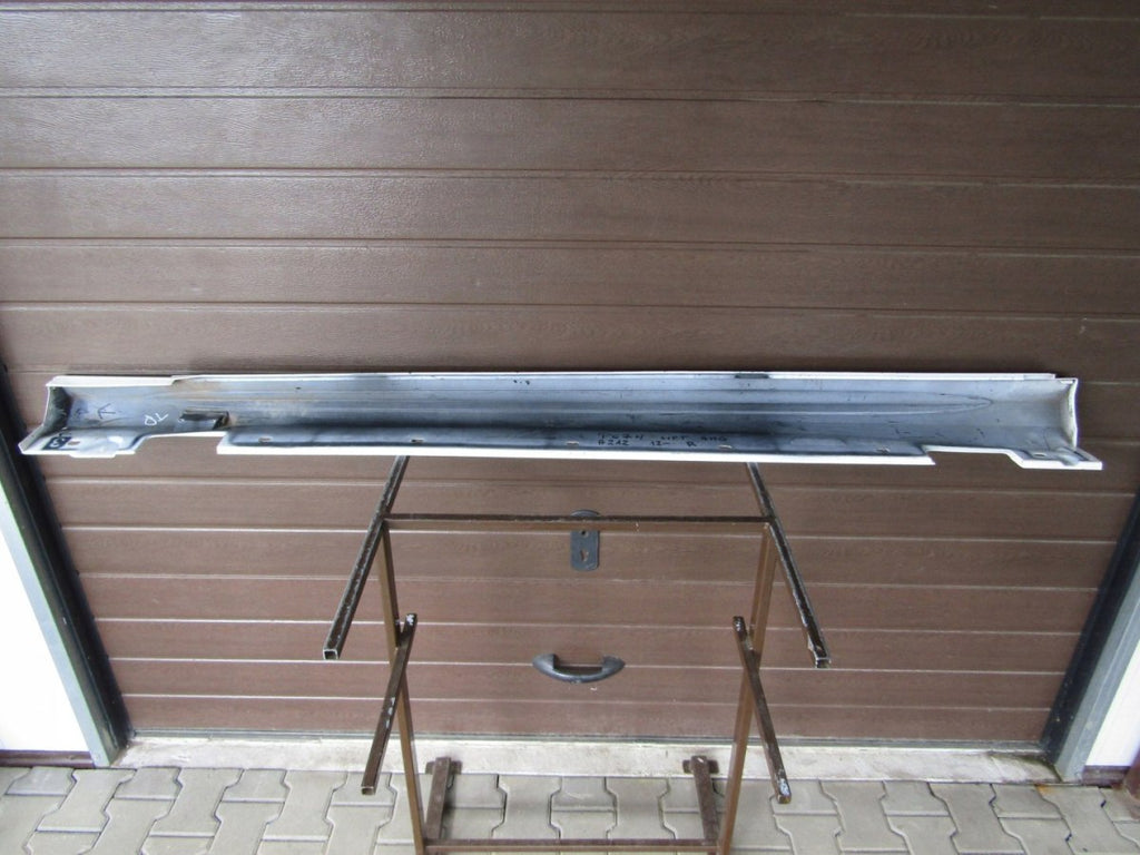Lajsna praga desna Mercedes E AMG 212 Lift 12-