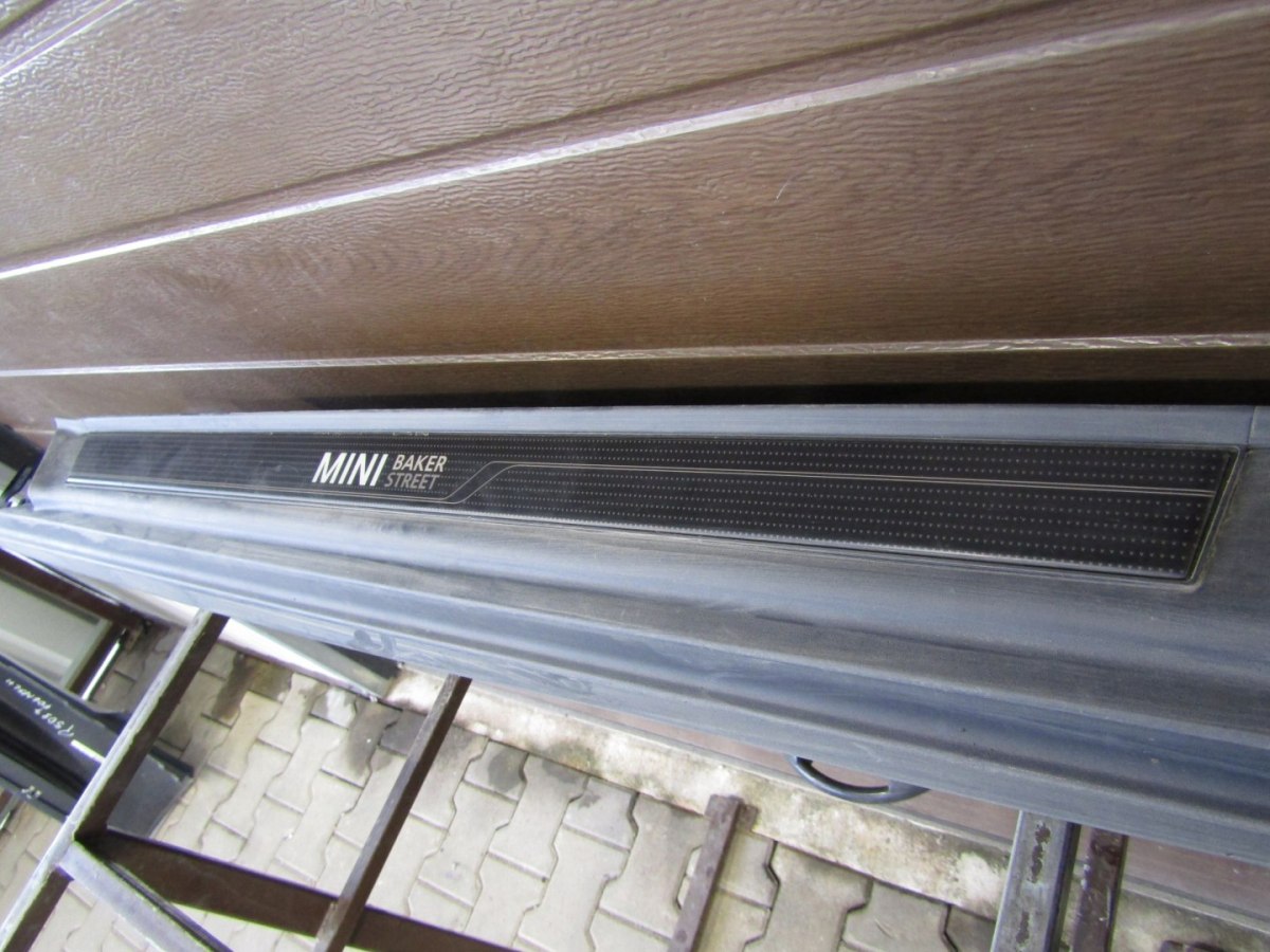 Lajsna praga desna Mini Cooper R56 Baker Street