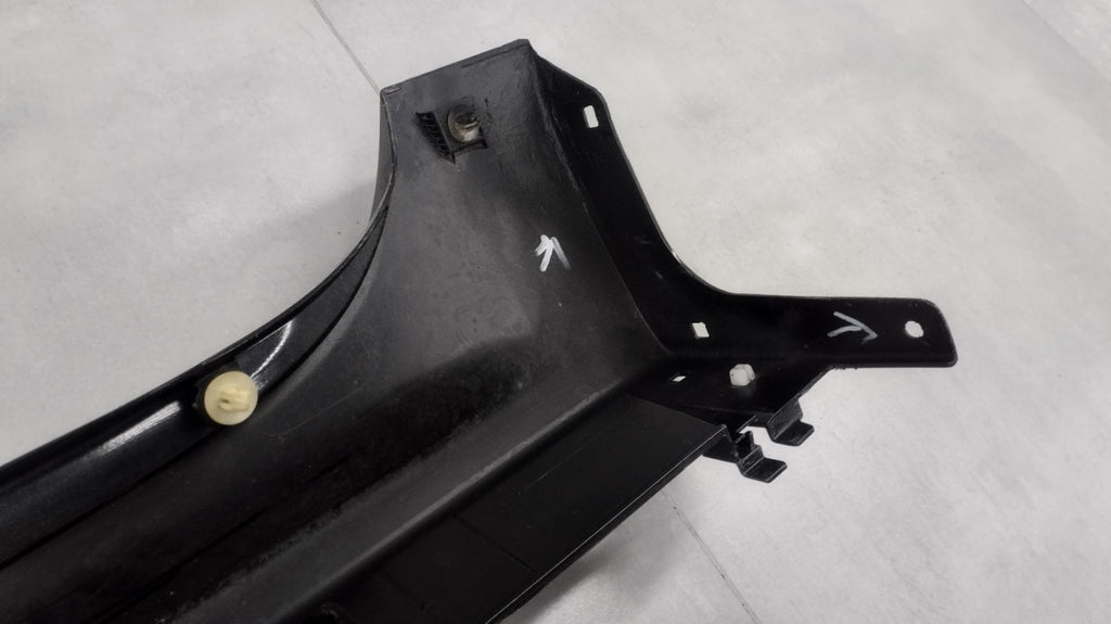 Lajsna praga desni Toyota Yaris 4 IV 20- Mazda 2 22- Hybrid