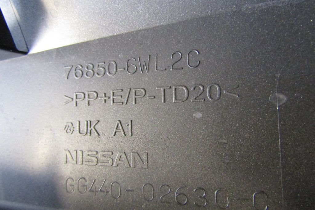 Lajsna praga desna Nissan Leaf II ZE1 17-