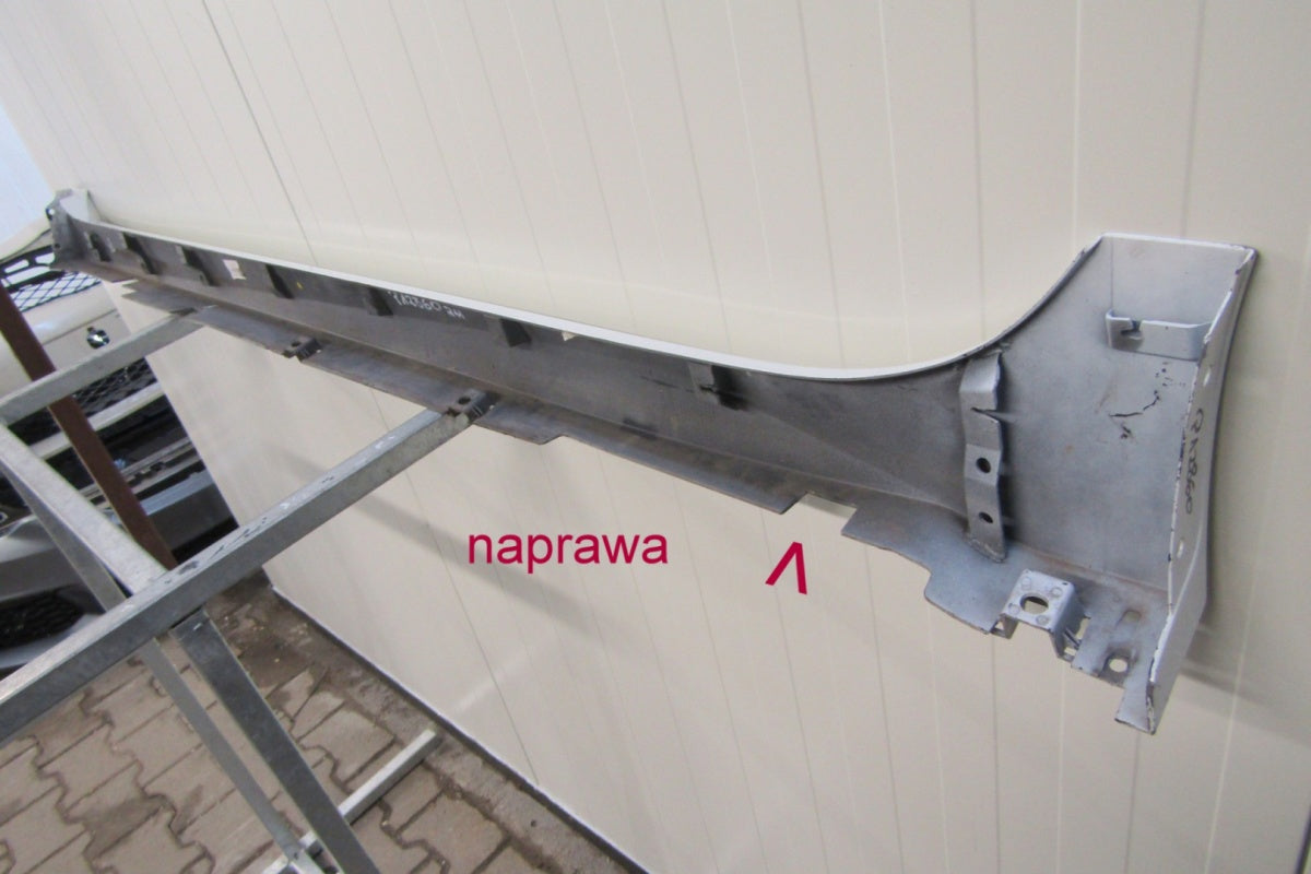 Lajsna praga desna Nissan Leaf II ZE1 17-