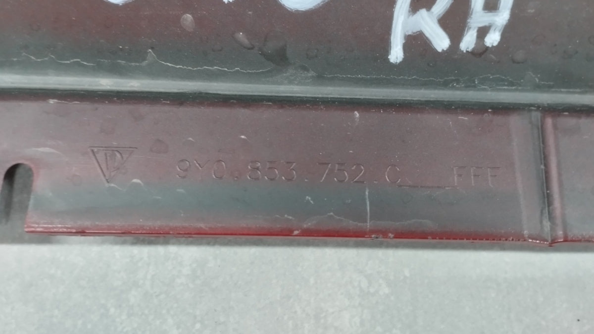 Lajsna praga desni Porsche Cayenne 3 III 9Y0 18- GTS