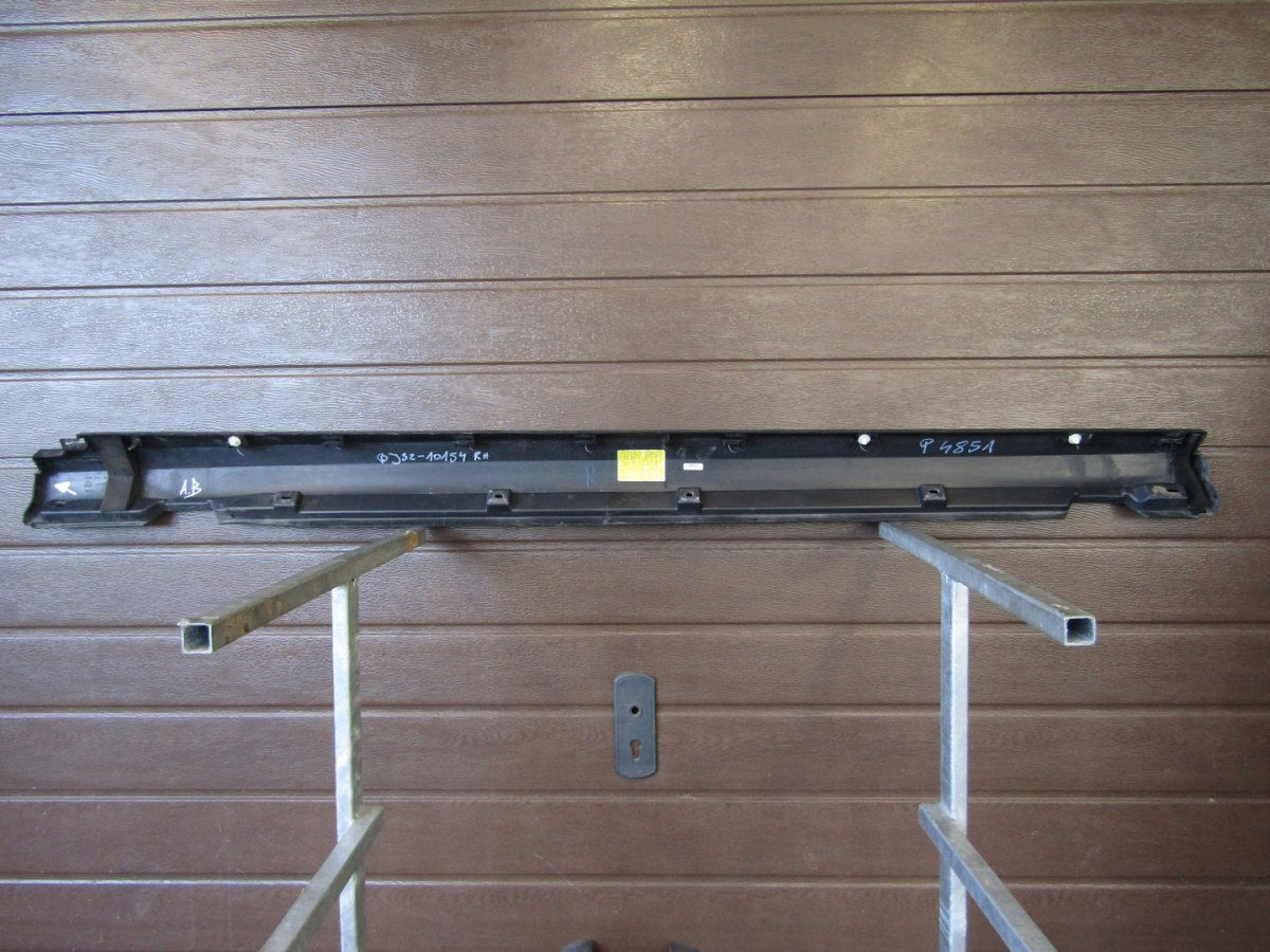 Lajsna praga desna Range Rover Evoque BJ32-10154