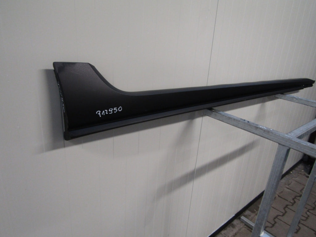 Lajsna praga desna Renault Megane IV 4 RS 18-
