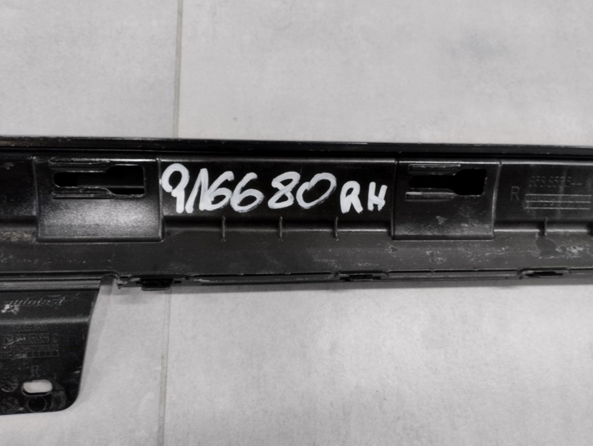 Lajsna praga desna Skoda Kamiq Monte Carlo 658