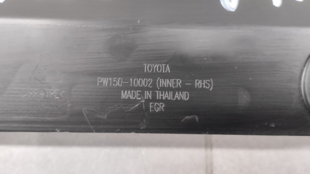 Lajsna praga desna Toyota CHR Pro Hybride Graphic 16-23 AX50 AX10