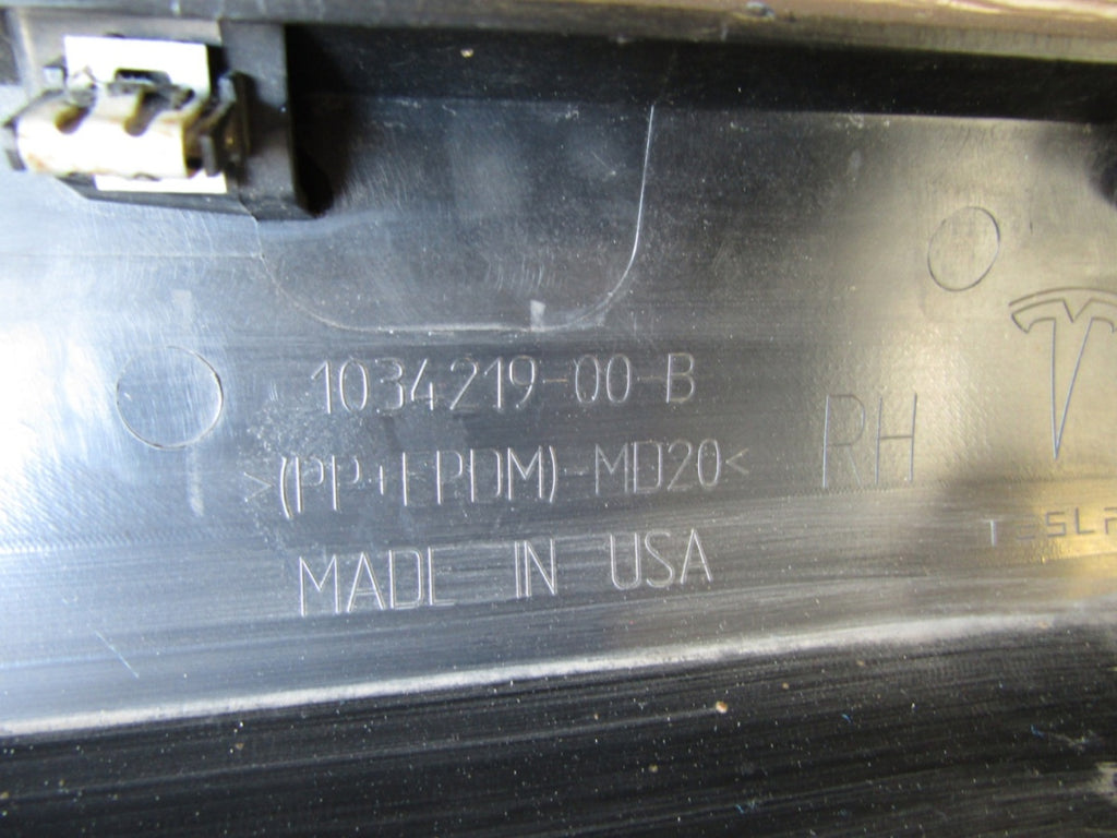 Lajsna praga desna TESLA X 15- 1034219-00-B
