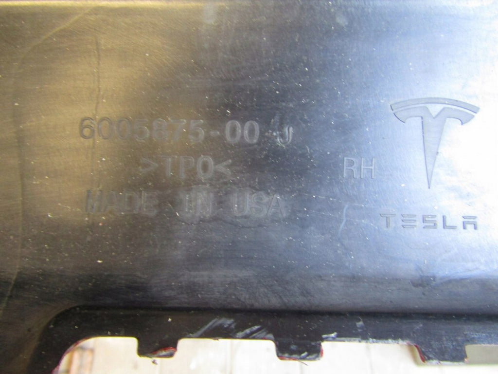 Lajsna praga desna Tesla S na hrom Lift 16-
