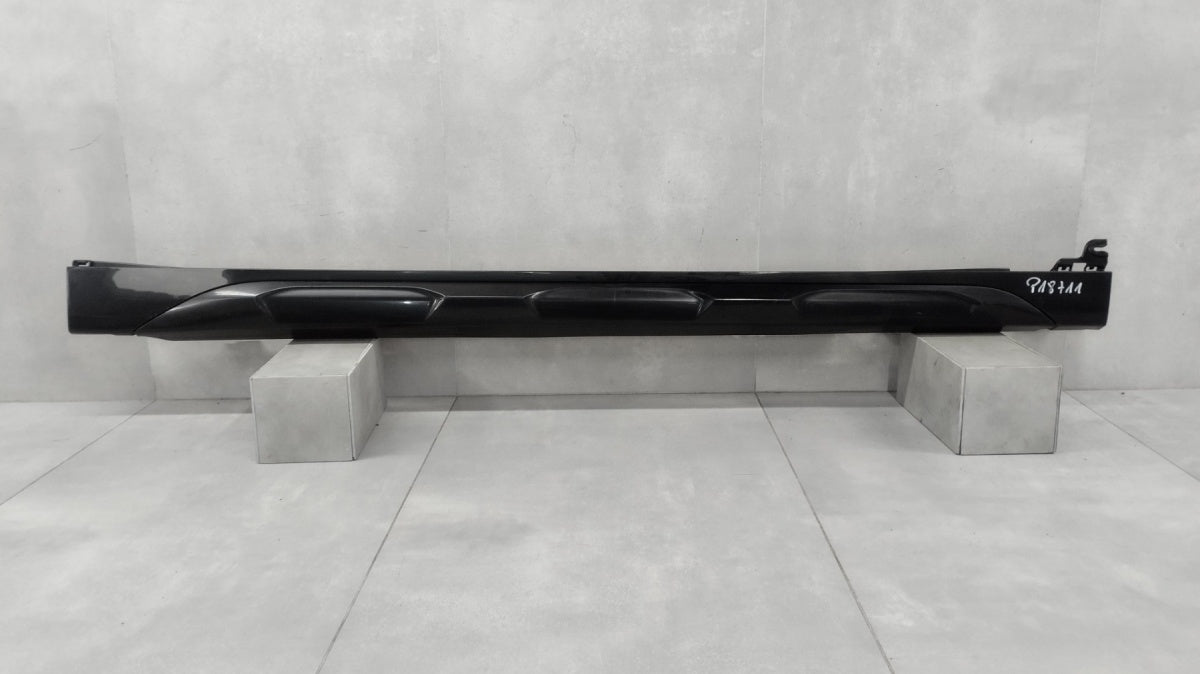 Lajsna praga desna BMW X2 F39 M Sport X 18-