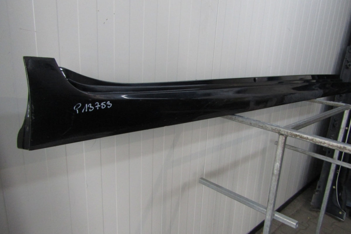 Lajsna praga desna Toyota Camry XV70 17- 75850 33130