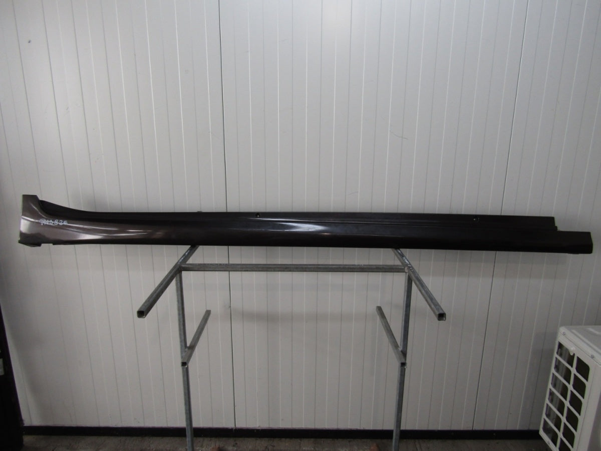 Lajsna praga desna Toyota Camry XV70 17- 75850 33130