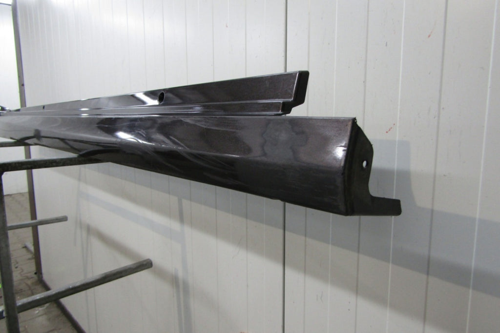 Lajsna praga desni Toyota Camry XV70 17- 75850 33130