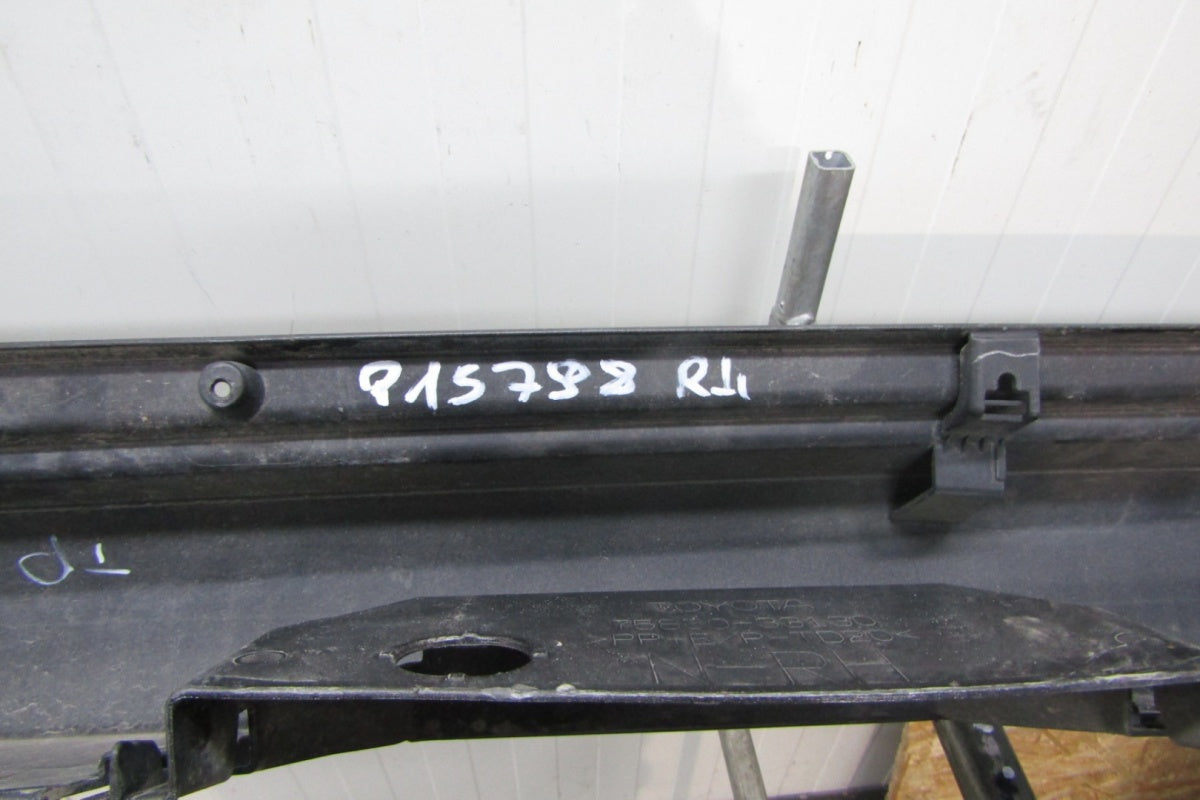 Lajsna praga desni Toyota Camry XV70 17- 75850 33130