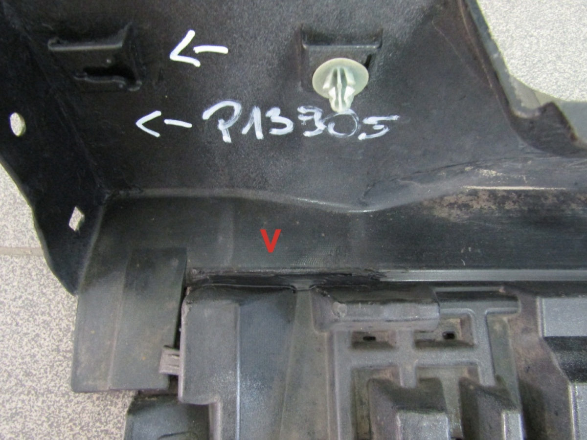 Lajsna praga desna Toyota Corolla XII kombi E21