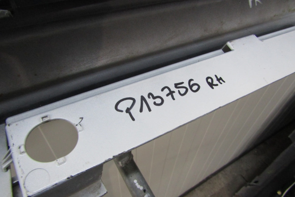 Lajsna praga desna Toyota Corolla XII sedan E21