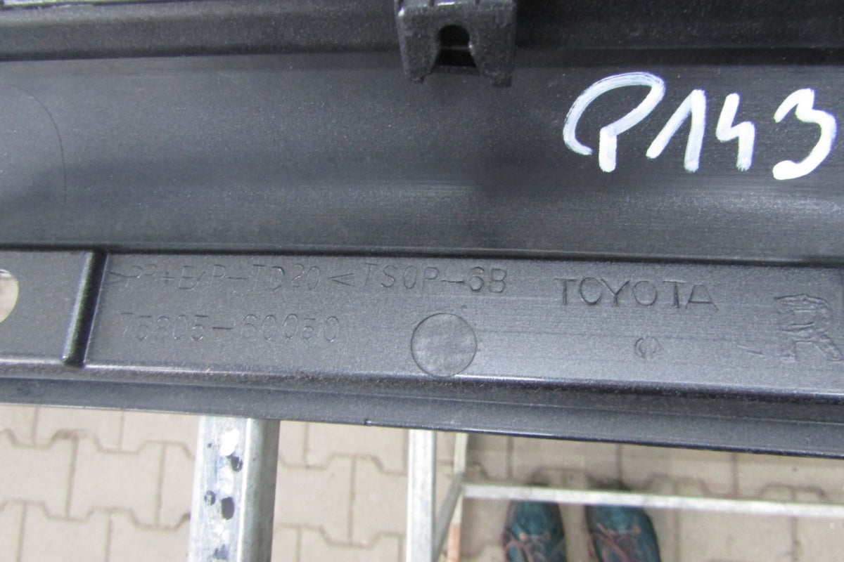 Lajsna praga desna Toyota Land Cruiser 150 09- 5D JM150