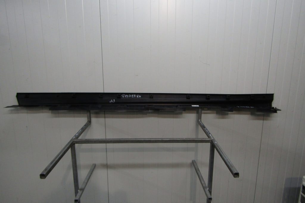 Lajsna praga desna Toyota RAV 4 RAV 4 5 V XA50 19-