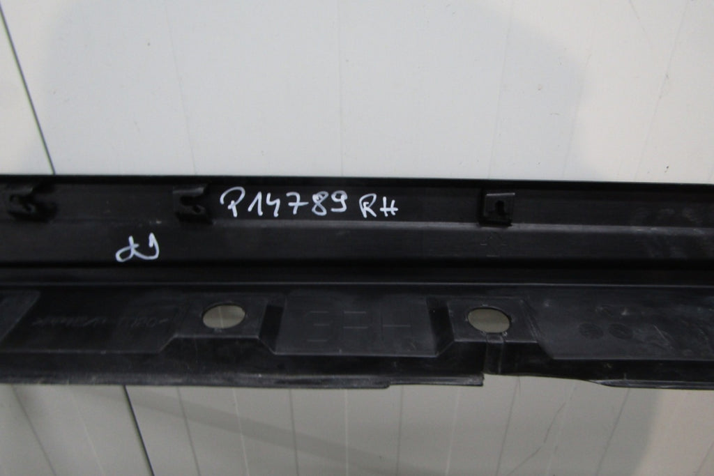 Lajsna praga desna Toyota RAV 4 RAV 4 5 V XA50 19-