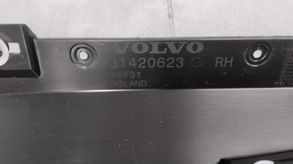Lajsna praga desna Volovo XC60 2 XC-60 II 17-
