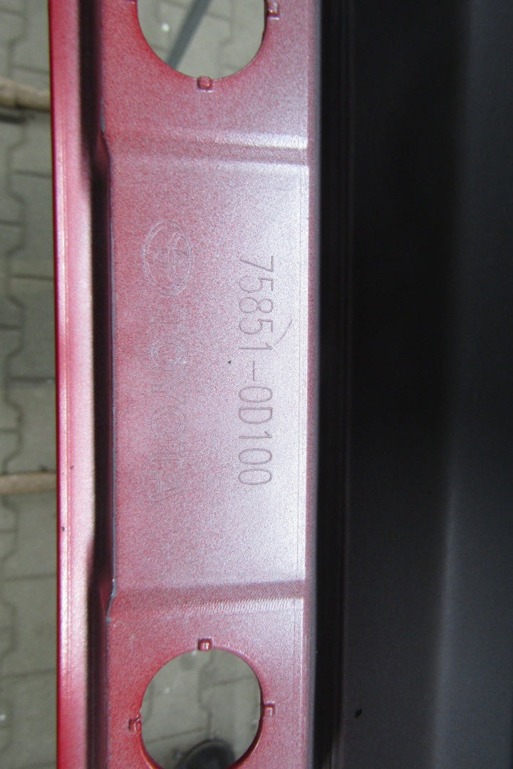 Lajsna praga desni Toyota Yaris 4 IV 20- Mazda 2 22- Hybrid
