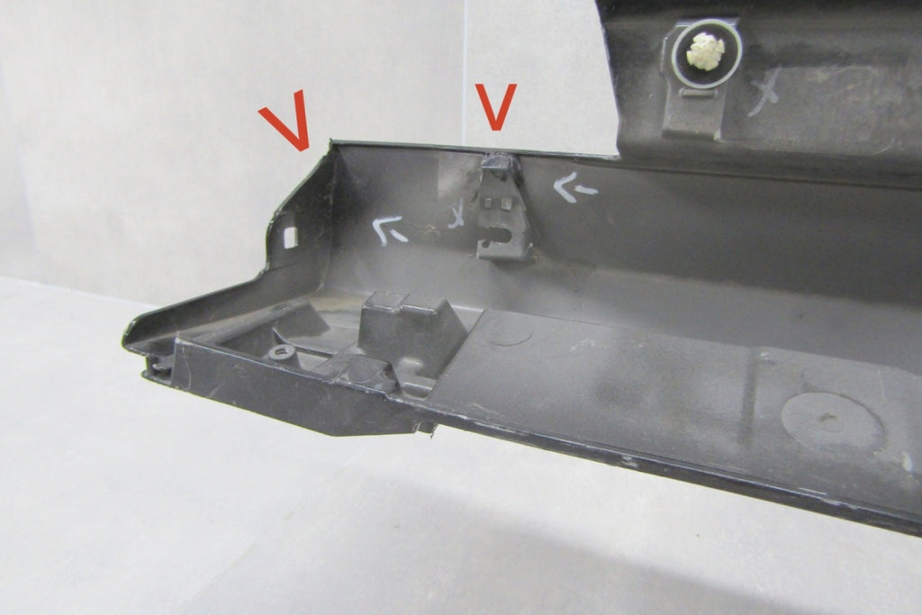 Lajsna praga desni Toyota Yaris 4 IV 20- Mazda 2 22- Hybrid