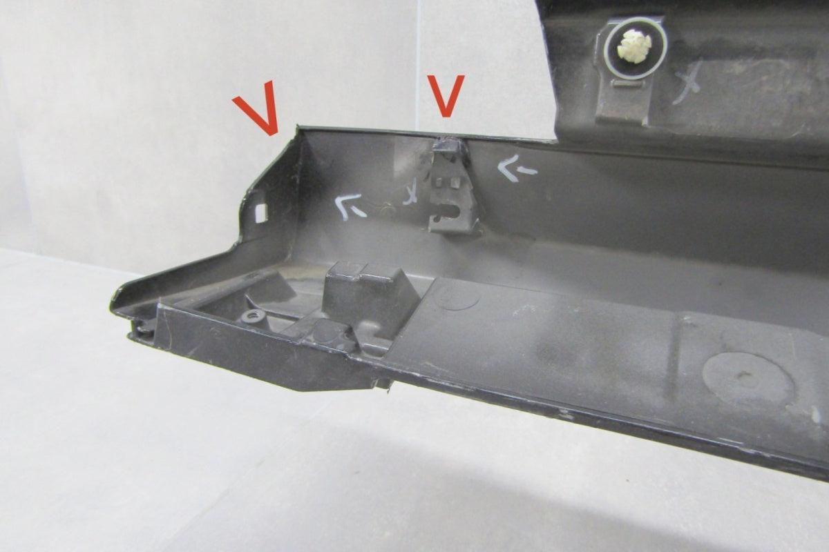Lajsna praga desni Toyota Yaris 4 IV 20- Mazda 2 22- Hybrid