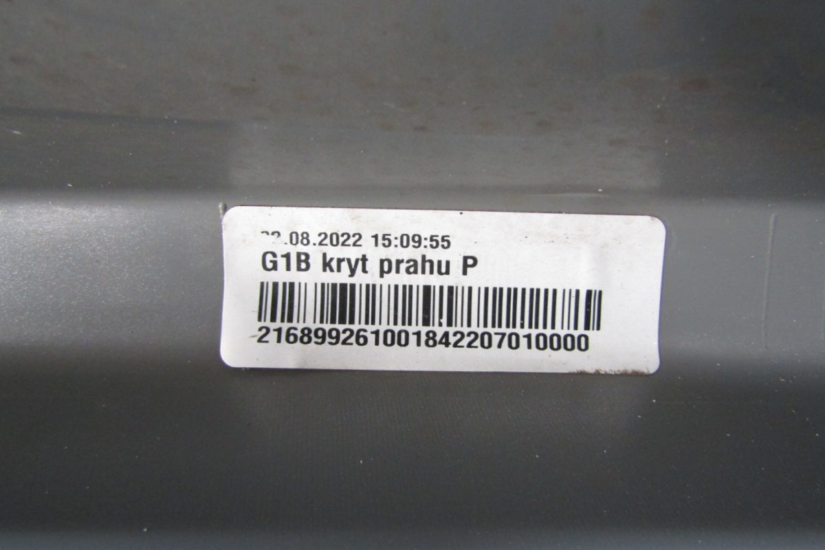 Lajsna praga desna Toyota Yaris 4 IV 20- XP210