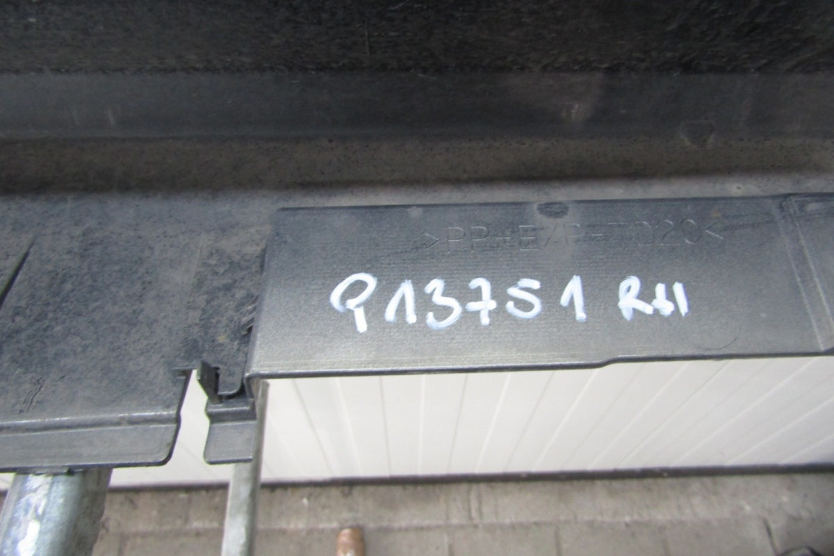 Lajsna praga desna Toyota Yaris 4 IV 20- XP210