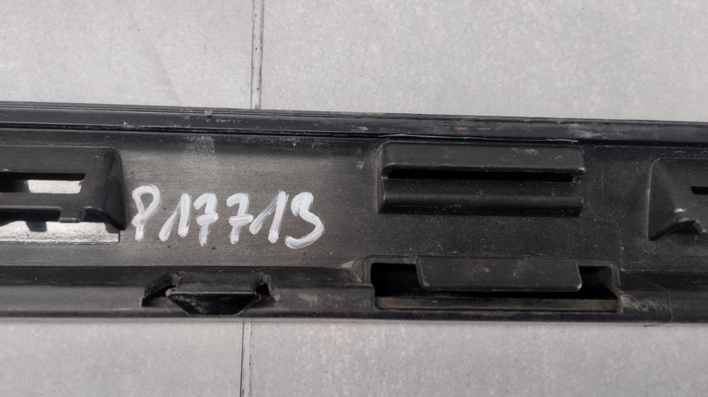 Lajsna praga lijevi VW Golf 8 5H0 R Line HB 19-