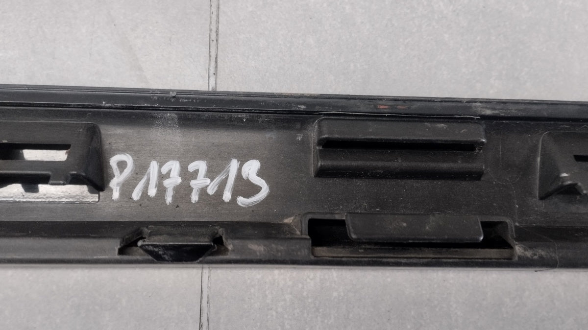 Lajsna praga lijevi VW Golf 8 5H0 R Line HB 19-