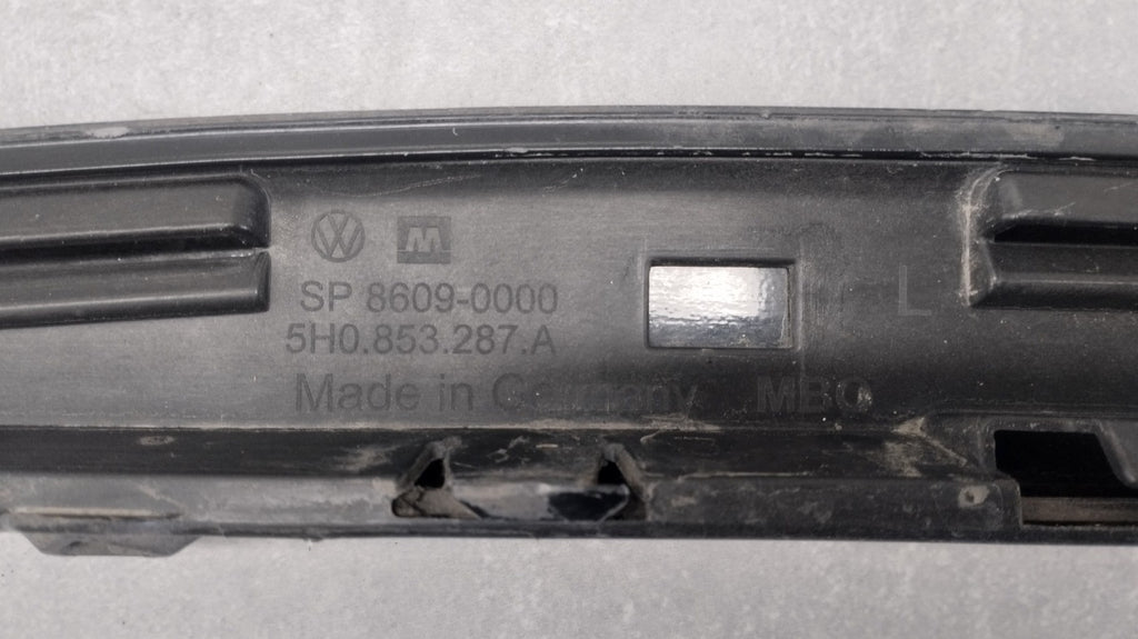 Lajsna praga lijevi VW Golf 8 5H0 R Line HB 19-