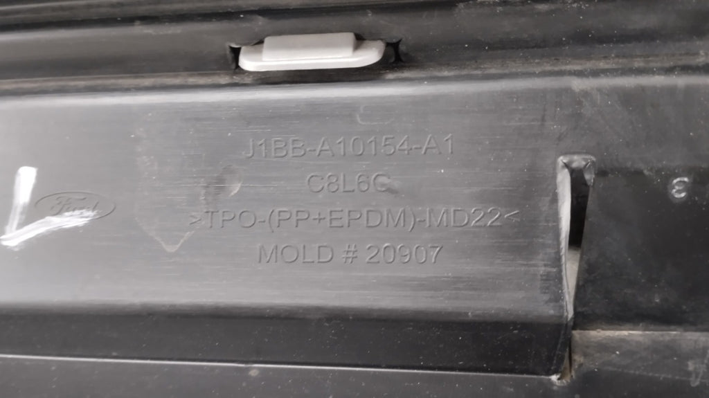 Lajsna praga desni Ford Fiesta Active MK8 18-