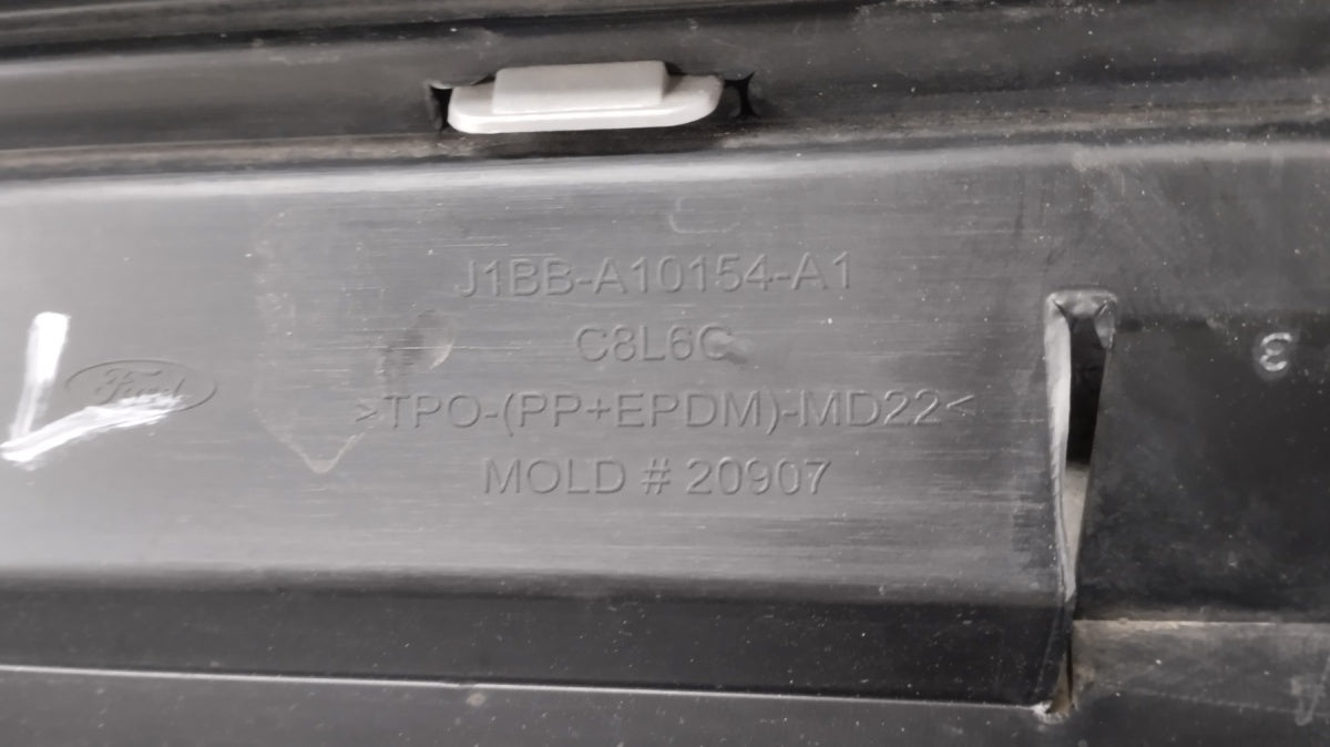 Lajsna praga desni Ford Fiesta Active MK8 18-