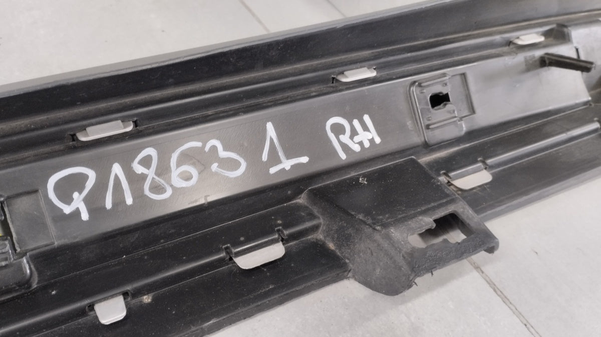 Lajsna praga desni Ford Fiesta Active MK8 18-