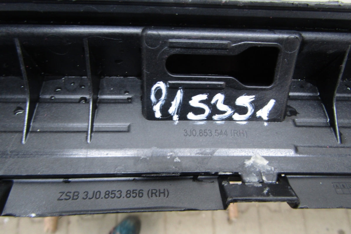 Lajsna praga desni VW Passat B9 3J0 23- R Line kombi sedan