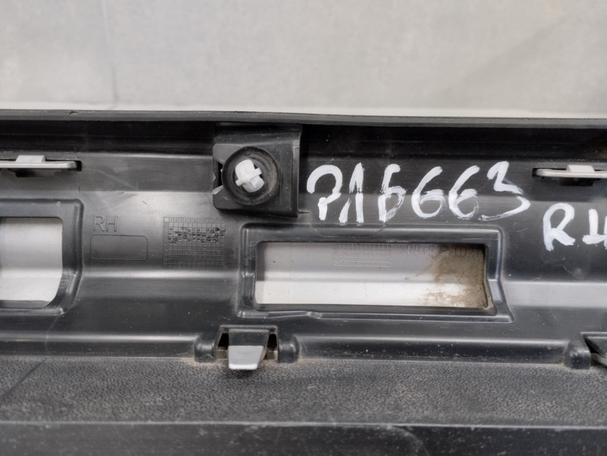 Lajsna praga desni VW TAIGO 2G7 21-