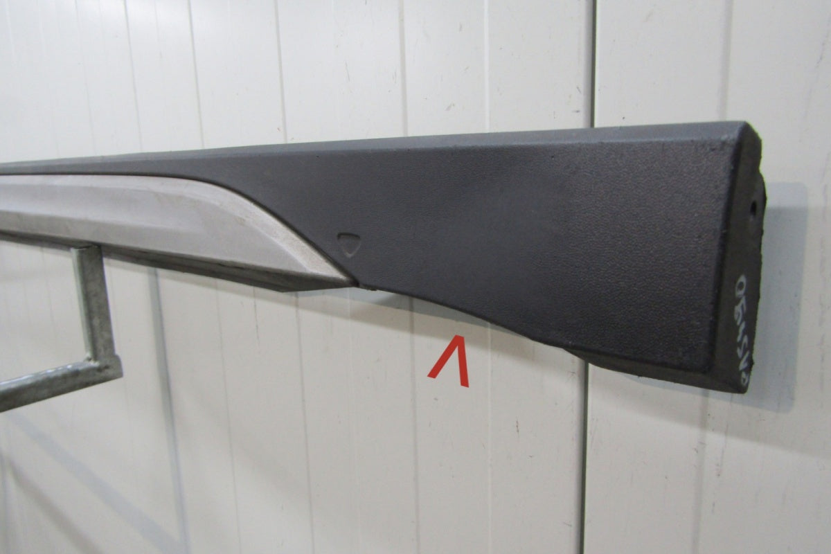 Lajsna praga desni VW TAIGO 2G7 21-
