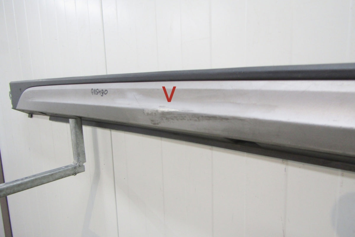 Lajsna praga desni VW TAIGO 2G7 21-