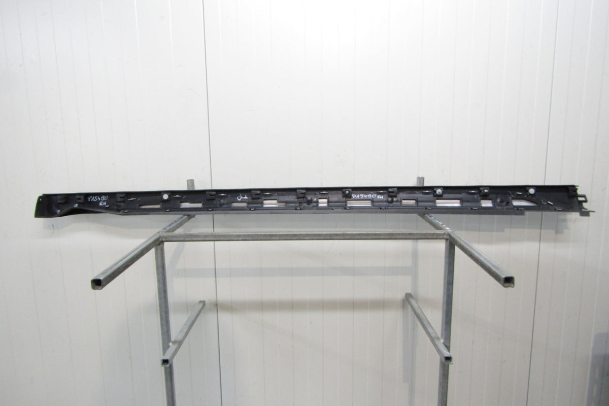 Lajsna praga desni VW TAIGO 2G7 21-