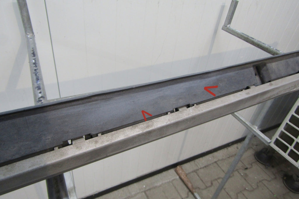Lajsna praga desni VW TAIGO 2G7 21-