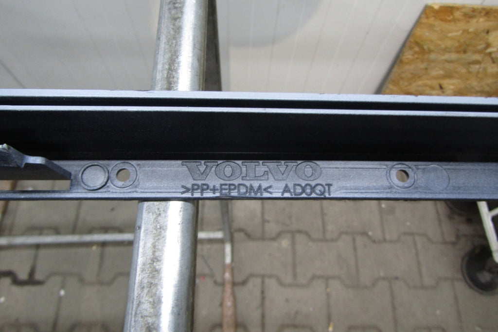 Lajsna praga lijevi Volvo XC90 2 15- 31373709