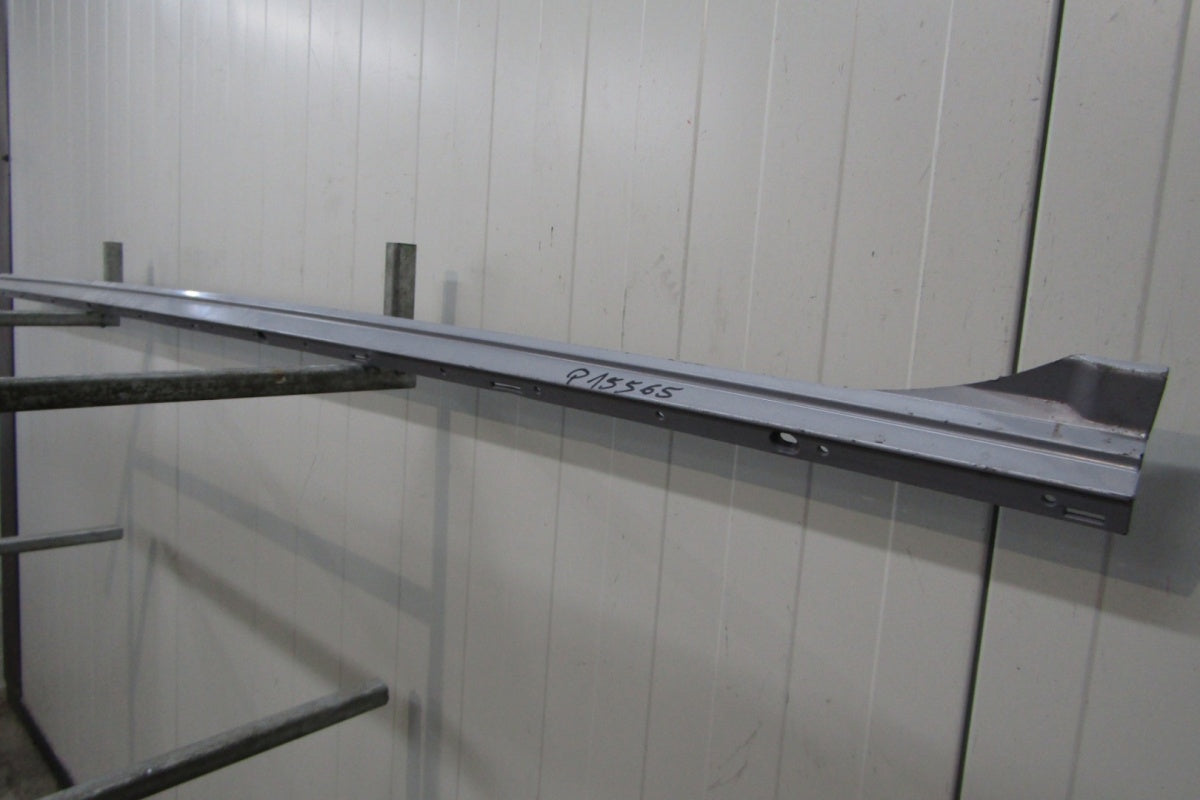 Lajsna praga desni Volvo XC90 2 15- 31414673