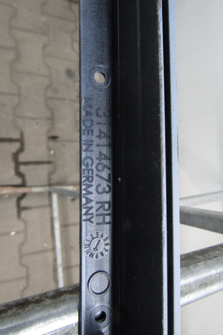 Lajsna praga desni Volvo XC90 2 15- 31414673