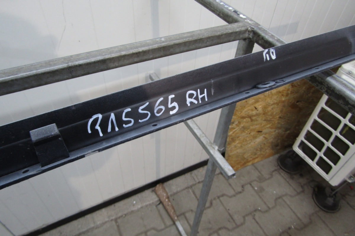 Lajsna praga desni Volvo XC90 2 15- 31414673